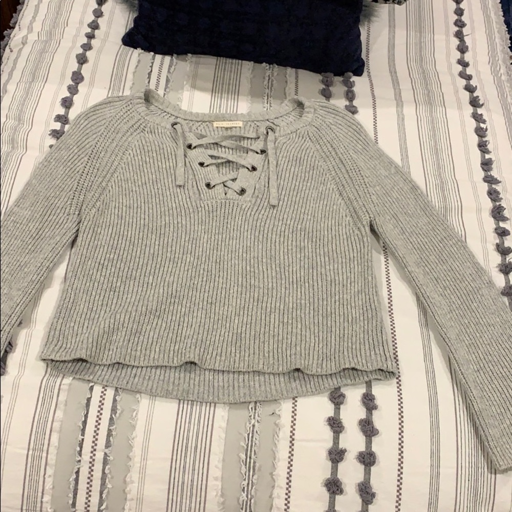 grey sweater